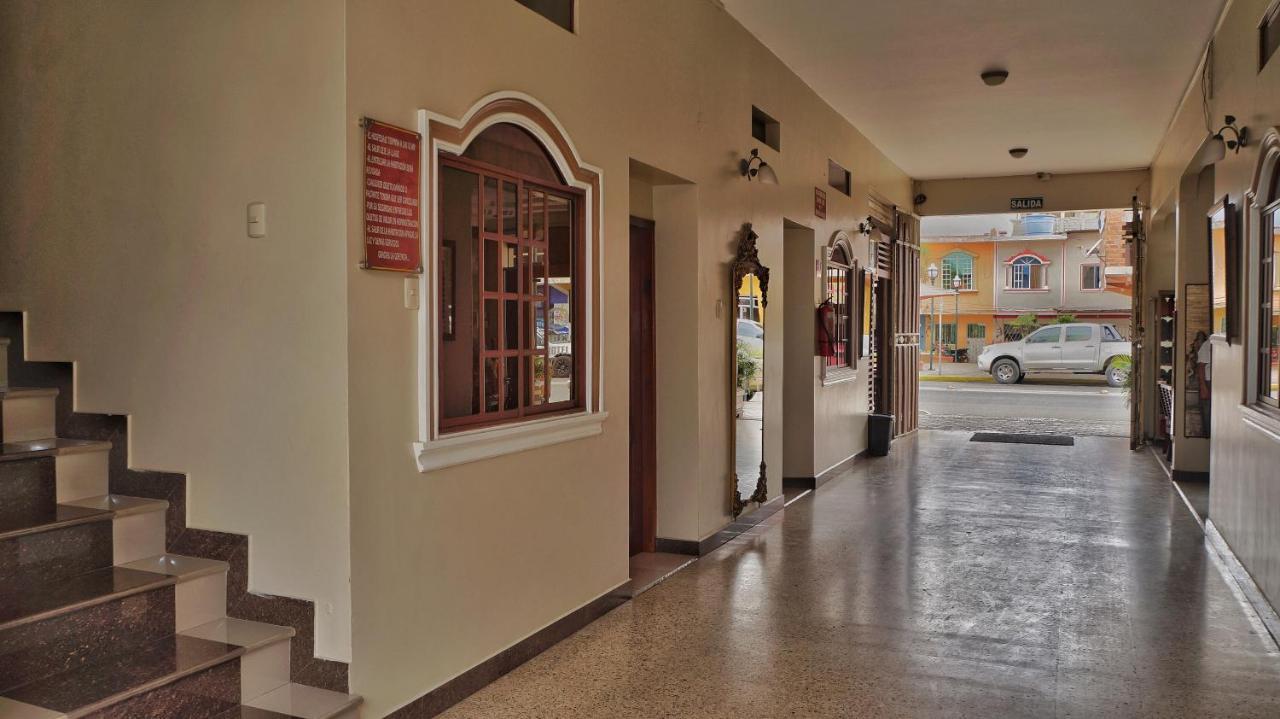 Vallejo Hotel Уакильяс Экстерьер фото